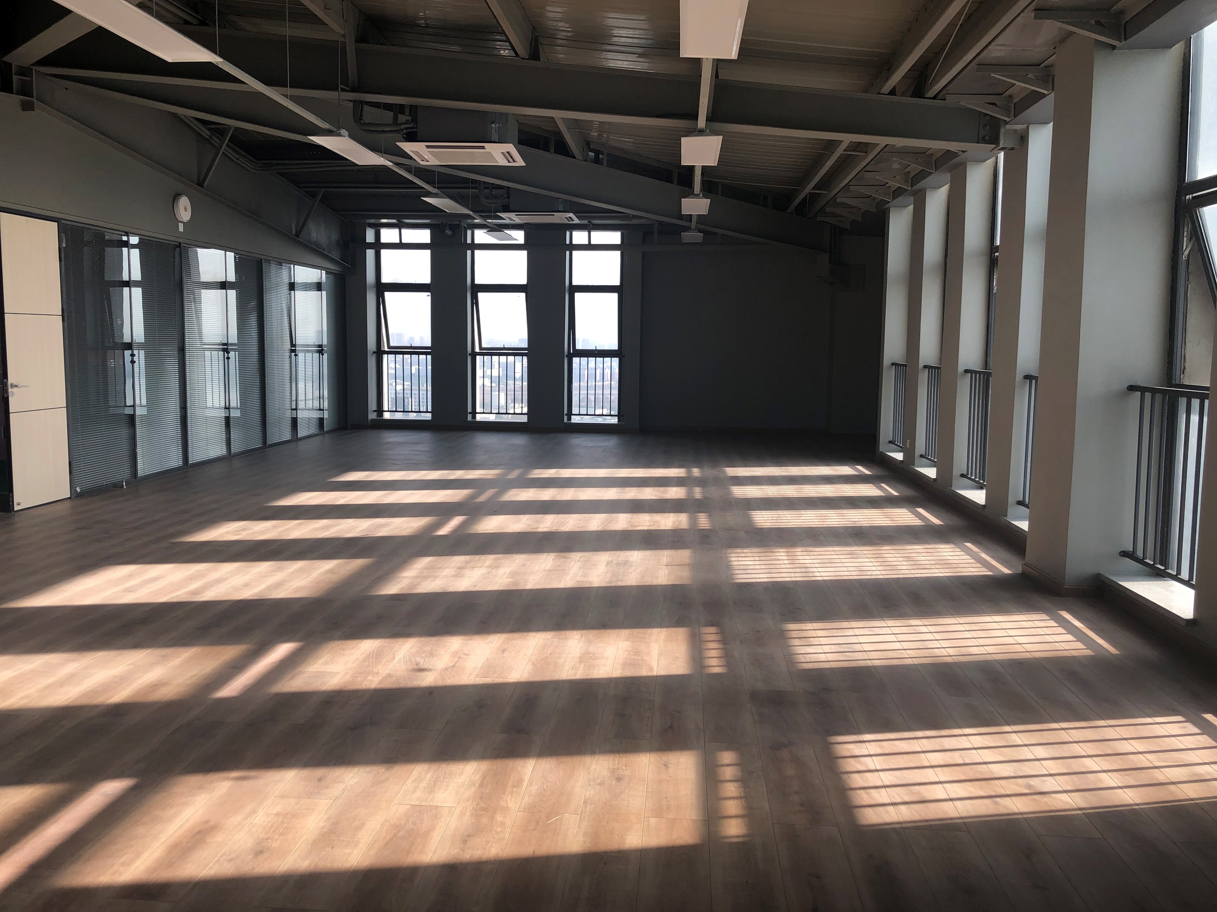 3868la天河总站(集团)股份有限公司 - Make It Possible